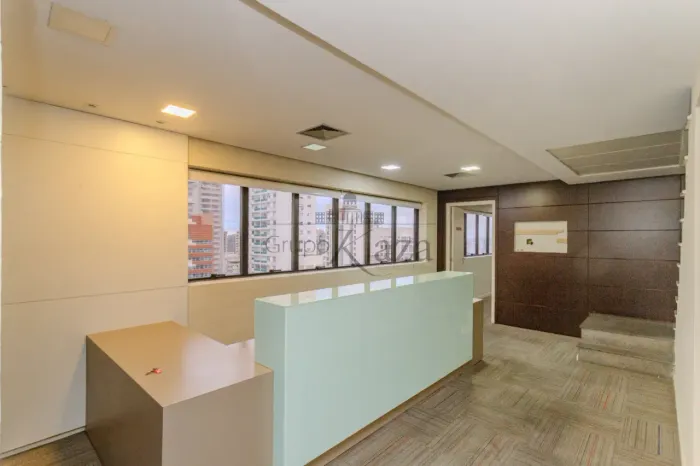 Conjunto Comercial Tríplex - Jardim América - 346m².