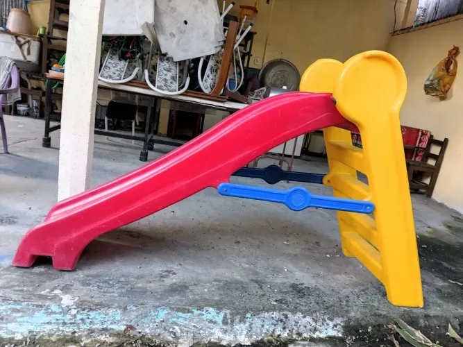 Kit playground: escorregador, gangorra e trave