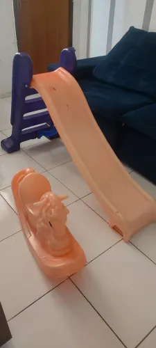 Escorregador e gangorra