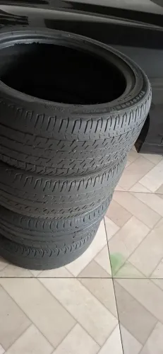 Pnues aro 17 perfil 225-45-R17 R$:400 reais