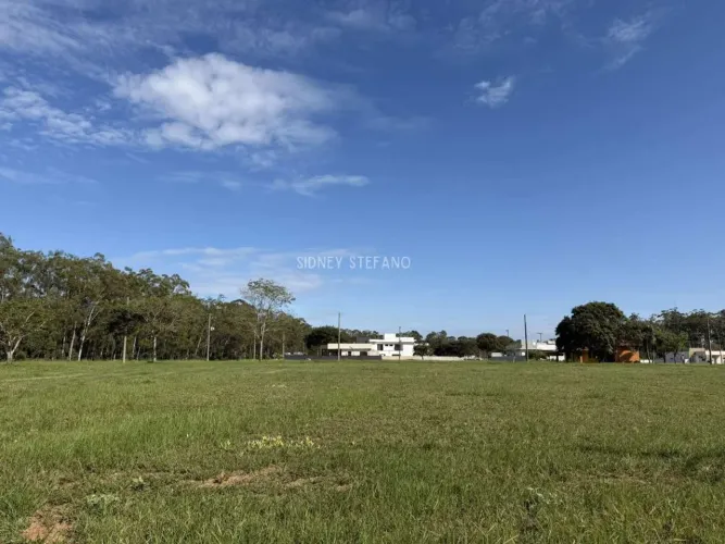 Terreno Plano de 450 m² próximo à portaria de serviços do Santa Bárbara Resort Residence