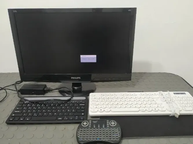 Monitor mais teclados 