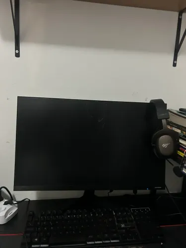 Monitor 24" 75Hz com tela quebrada