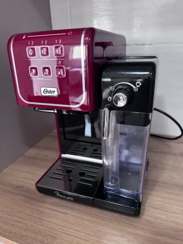 CafeteiraOster Primalatte Touch Red