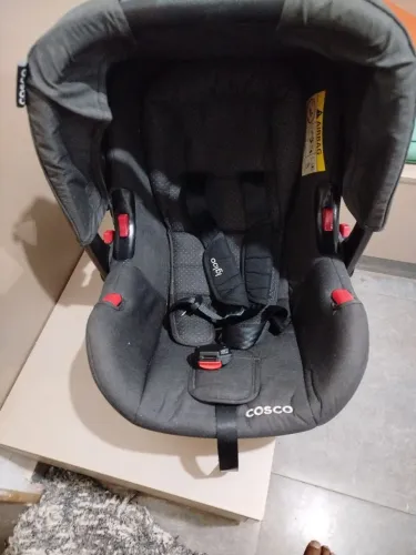 Bebe conforto semi novo