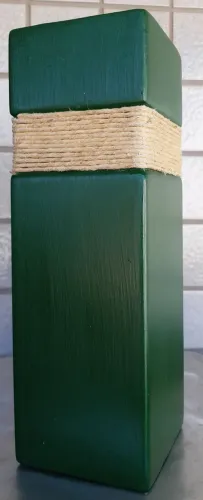 Jarras em cerâmica verde. quadrada e oval  