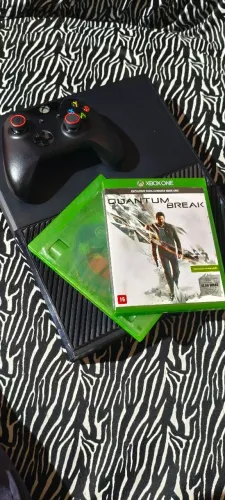 Xbox one fat com 2 jogos