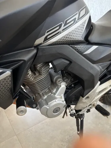 Vendo CB TWISTER 250F ABS