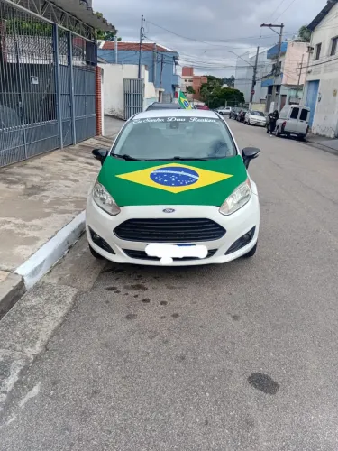 Ford Fiesta Sedan Titanium 1.6 16V Flex MEC 2014