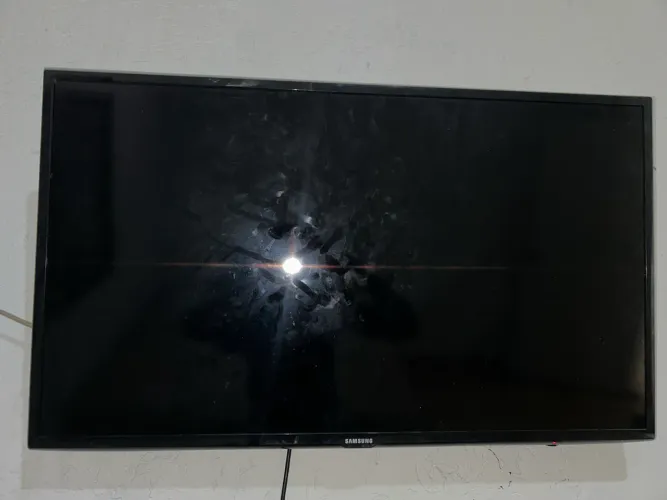 TV Samsung LED 32" Slim com Conversor Digital Integrado - Excelente Estado