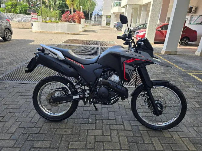 XTZ LANDER 2025 