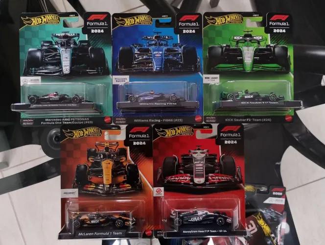 Lote 2 F1 Premium Hot Wheels