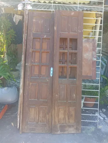 Porta de madeira 2,10,01