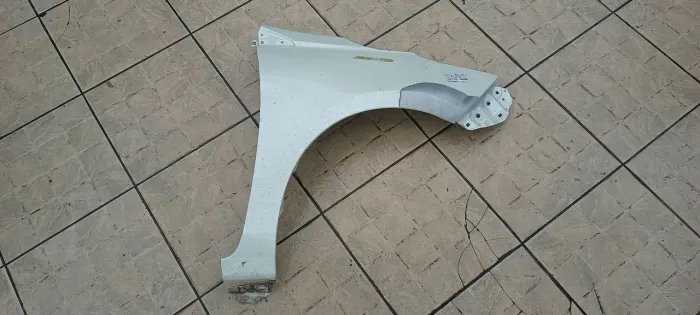 Paralama direito Yaris 2019 a 2024