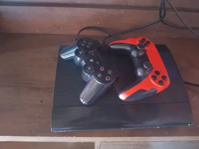 ? PS3 super Slim Desbloqueado - Excelente Estado!