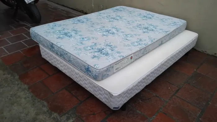 Cama Box casal individual Base colchão Retirar bairro alto próximo shopping jock Detran