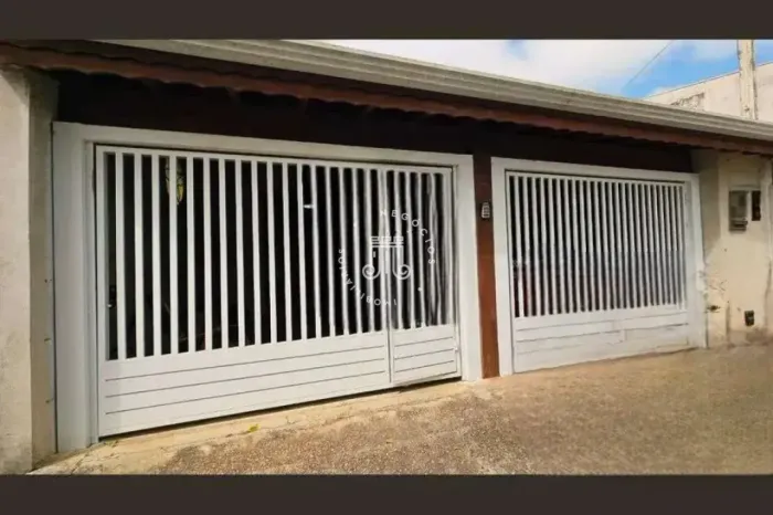 CASA Á VENDA NA VILA MORAES, CAXAMBU - JUNDIÁI/SP