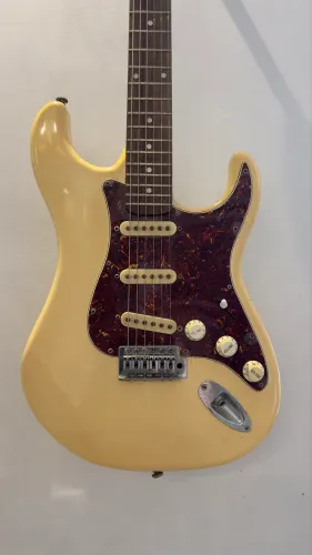 Guitarra fender Stratocaster