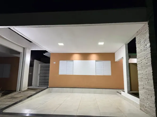Imóvel para aluguel possui 160 metros quadrados com 4 quartos em Jardim Imperial - Cuiabá 