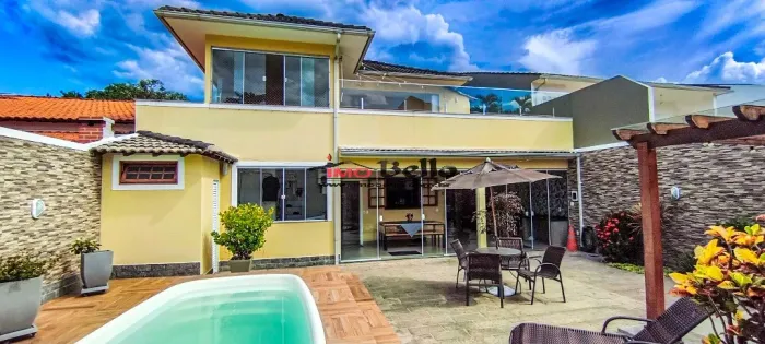 Venda de Casa em Condomínio JARDIM URUÇANGA no Anil, Rio de Janeiro-RJ: 4 Quartos, 2 Suíte