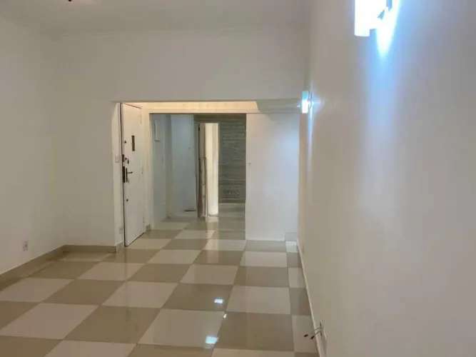 Apartamento - / Residencial / Glória