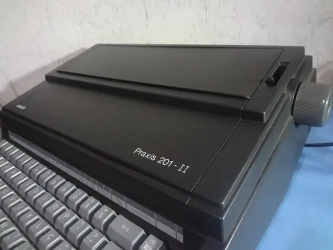 maquina de escrever eletronica praxis 201ii