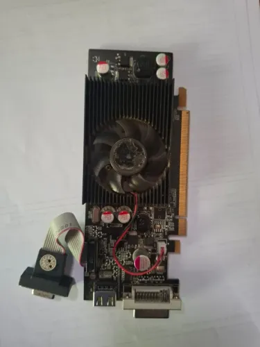 Placa de Vídeo NVIDIA GeForce GT 210 1GB DDR2