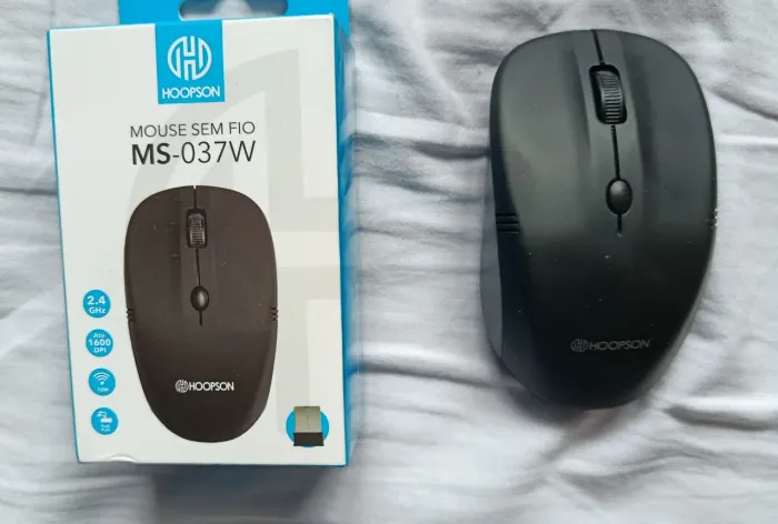 Mouse sem fio semi-novo na caixa