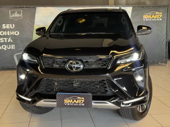 Toyota Hilux SW4 SRX Plat. 4X4 2.8 TB Die. Aut. 2024