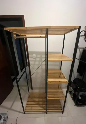 Closet aberto / arara industrial com prateleiras - ótimo estado
