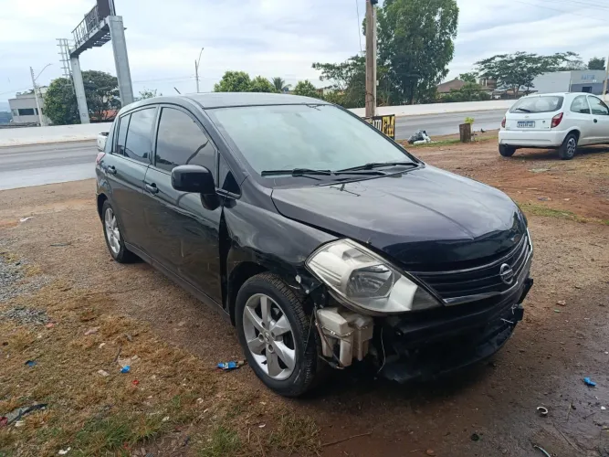 Sucata Nissan Tiida automático 2011