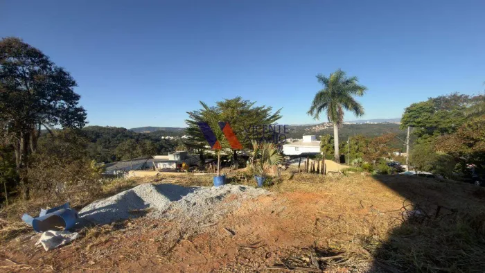 Lote com vista maravilhosa e fundo para mata - Condomínio Montserrat