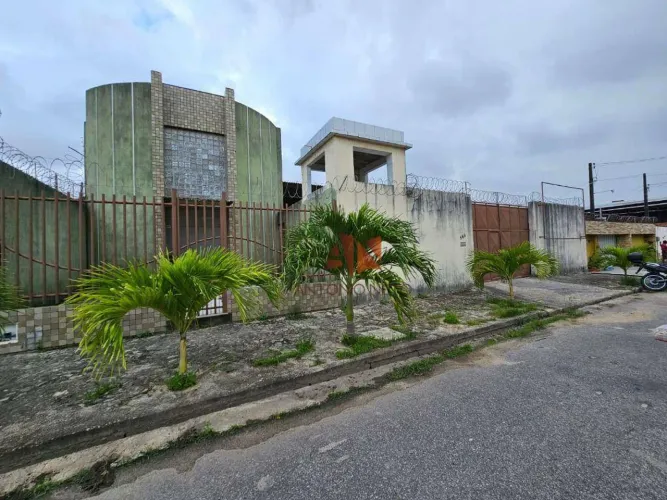 Galpão para alugar, 700 m² por R$ 11.001,00/mês - Castelão - Fortaleza/CE