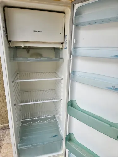 Geladeira Degelo Seco 220volts, Entrego também!!