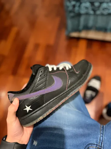  Nike SB Dunk Low First Avenue ( Tênis Nike)