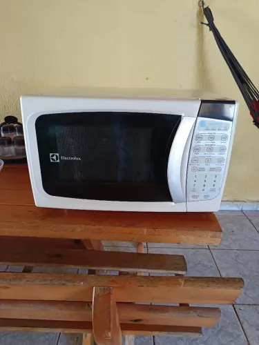 Microondas Eletrolux 20 litros