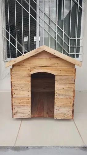 Vendo casa para cachorro feita por marceneiro pequeno e médio porte.