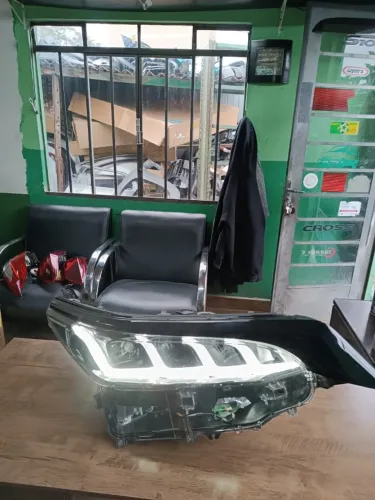 Farol Direito Hilux Sw4 Diamond 2023 2024 2025  (Usado)