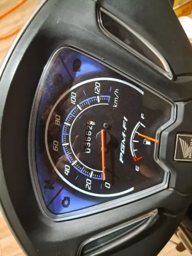 Honda Bis 110i ano 2022, baixa quilometragem 