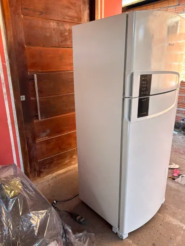 VENDO GELADEIRA CONSUL FROSFREE PINTADA