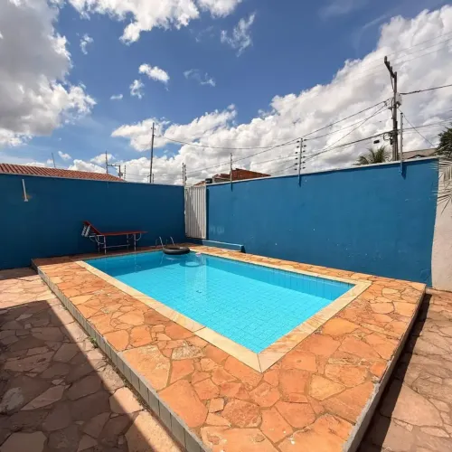 CASA COM PISCINA - 02 CASA NO MESMO TERRENO