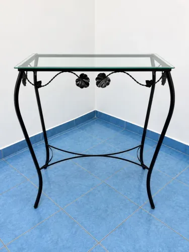 Mesa aparadora de vidro e metal