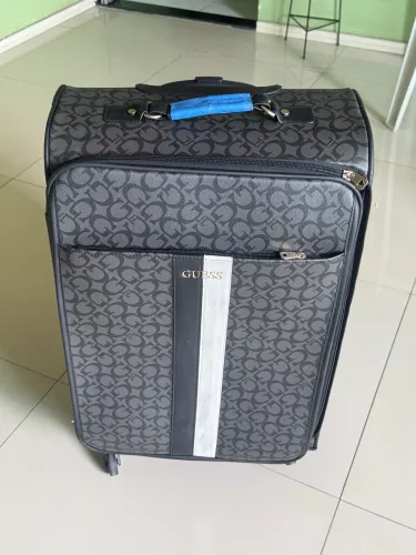 Mala de Viagem GUESS Original - Monograma Clássico