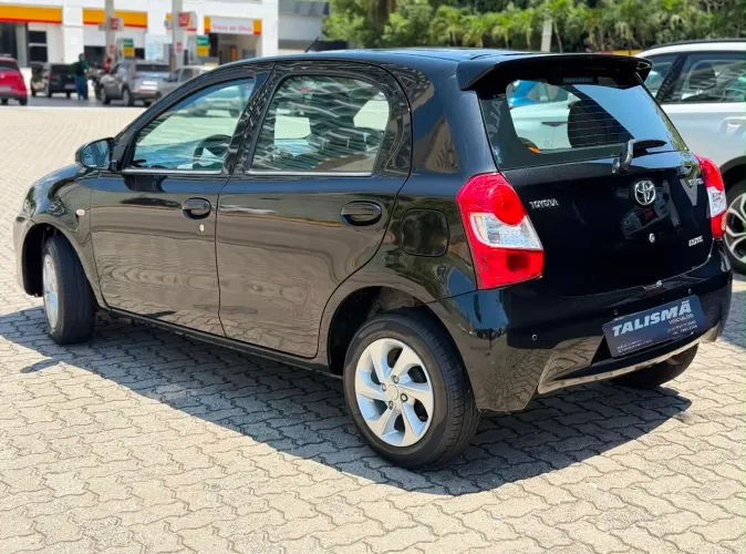 Toyota Etios X 1.3 Flex 16V 5P Mec. 2015