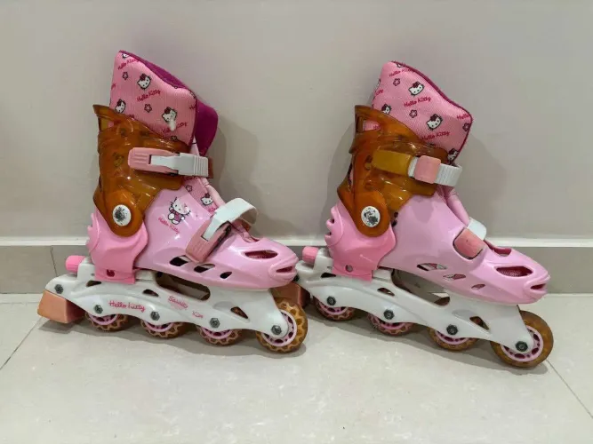 Promoção!!!!!!! Patins infantil Hello Kitty - usado