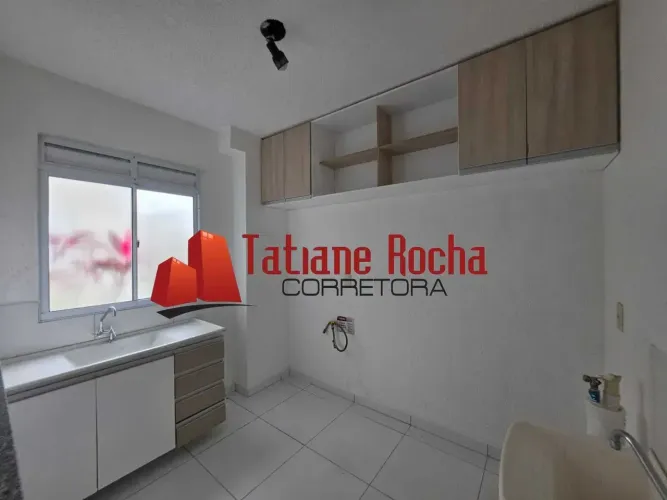 Alugo excelente apartamento PNE no Condomínio Plaza Fraga Maia.