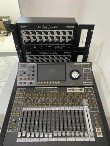 Mesa de som digital roland m300