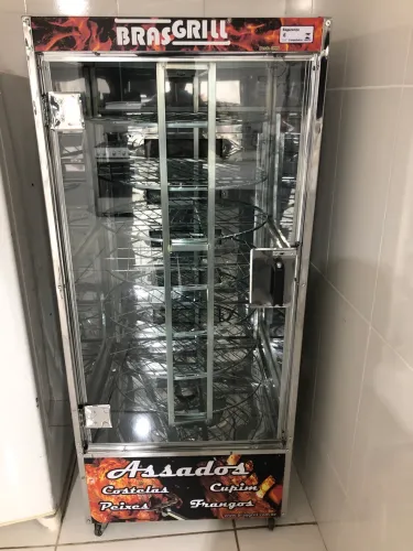 Máquina para assar giratória brasgrill 56 frangos a gás e eletricidade