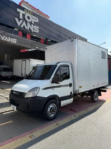 Iveco Daily 35s14 2015 novíssima 