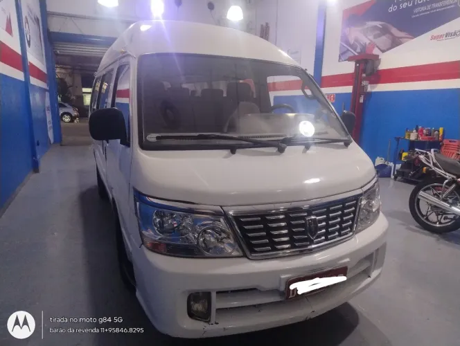 Jinbei Topic Escolar SL 2.2 8V/ 2.0 16V 4P 2010